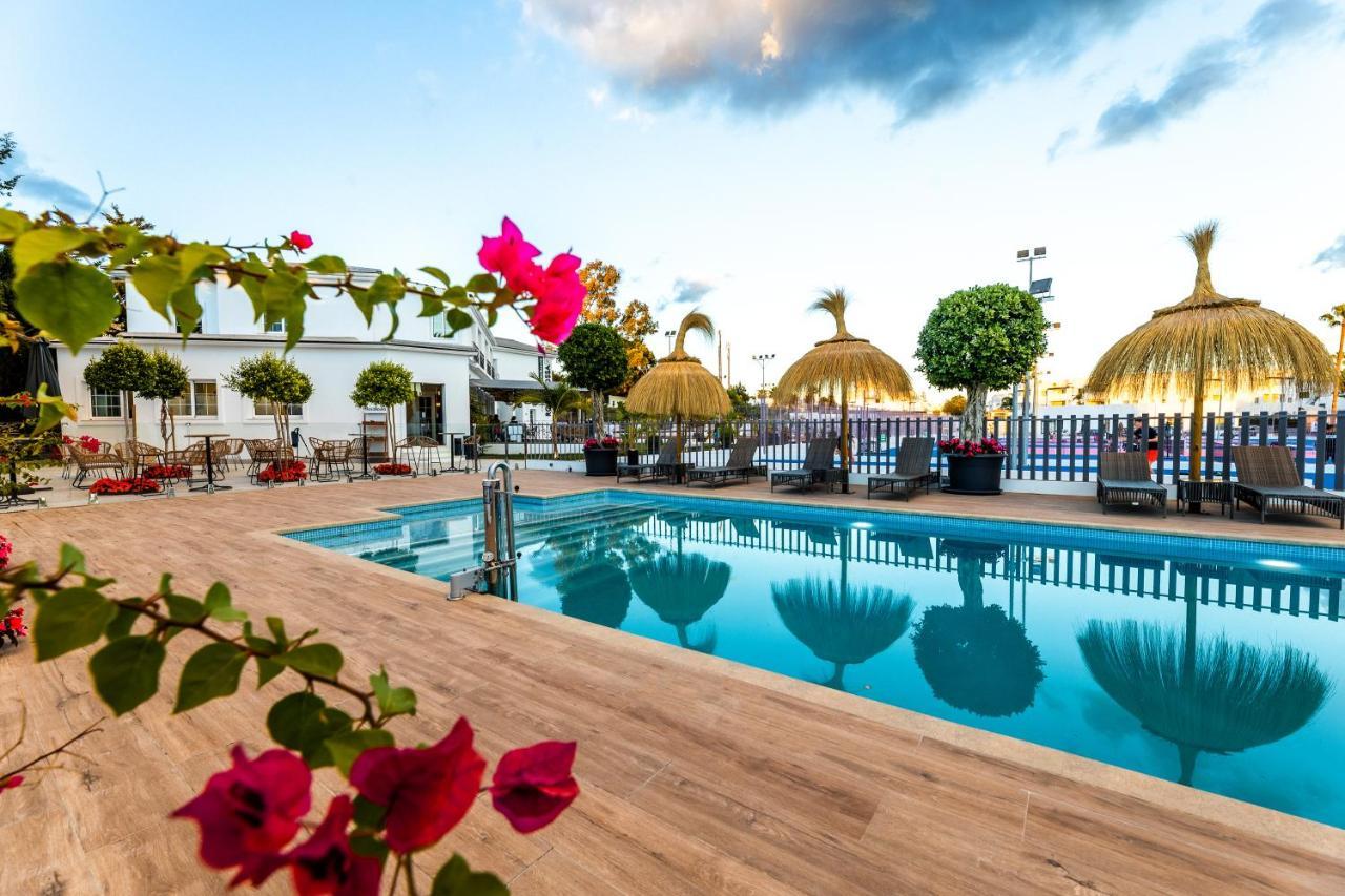 Hotel Residencia Deportiva Rozarossa Estepona Exteriér fotografie