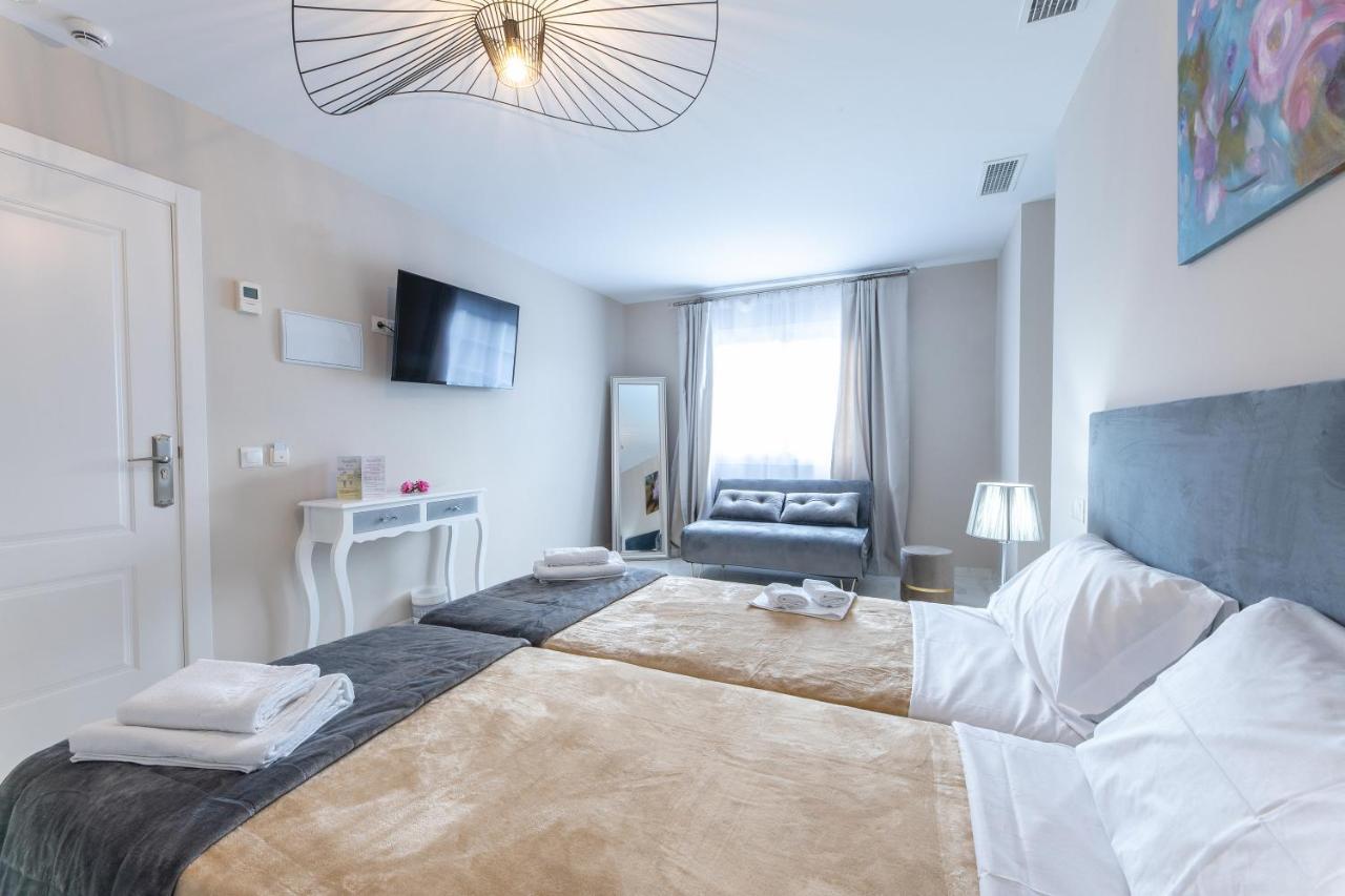 Hotel Residencia Deportiva Rozarossa Estepona Exteriér fotografie